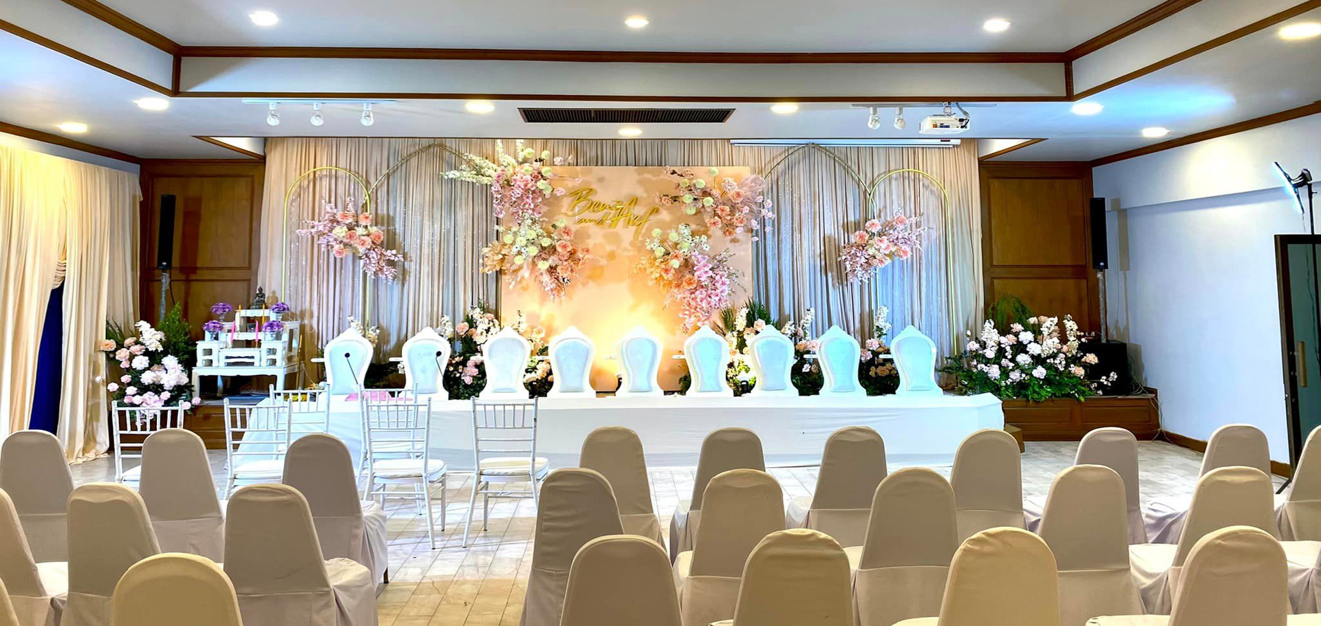 chainat grand hotel